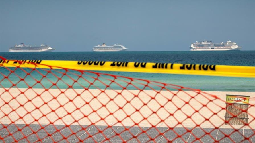 Autorizan desembarco en Florida de pasajeros de cruceros con enfermos Autorizan desembarco en Florida de pasajeros de cruceros con enfermos
