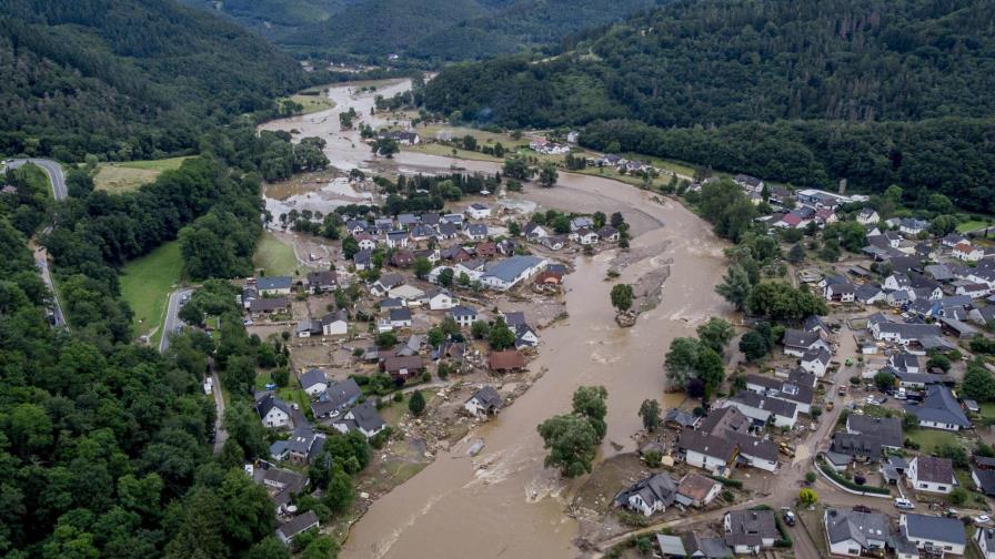 Reanudan tren en valle devastado por inundación en Alemania
