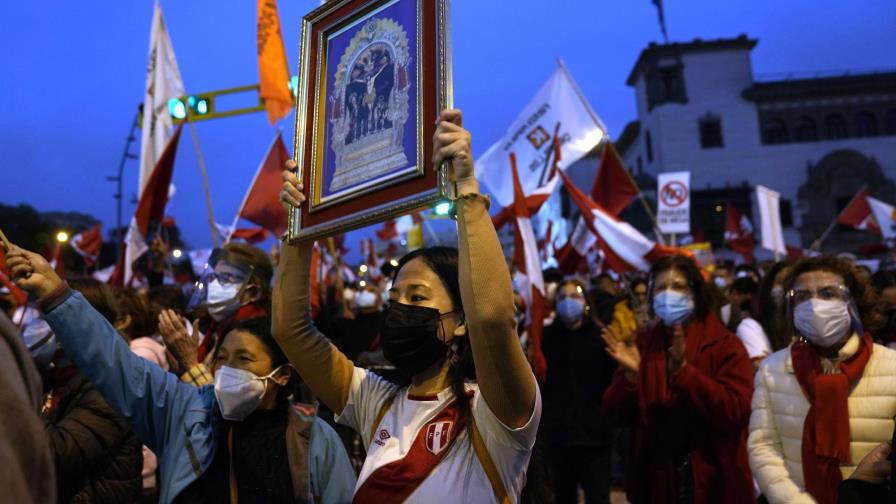 Definen libertad de Fujimori en medio de zozobra en Perú