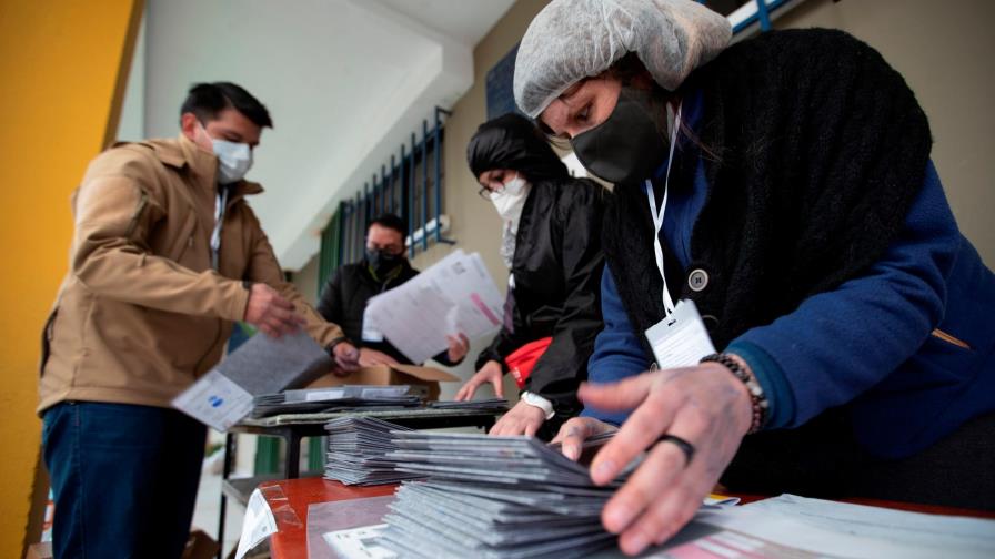 Bolivia: “paciencia” por lentitud de escrutinio