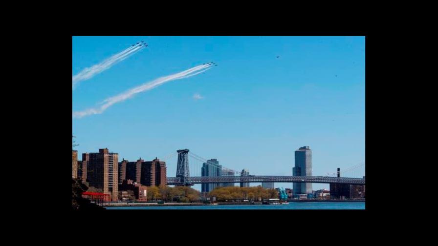 Aviones surcan el cielo neoyorquino en honor a quienes se exponen a COVID-19 Aviones surcan el cielo neoyorquino en honor a quienes se exponen a COVID-19