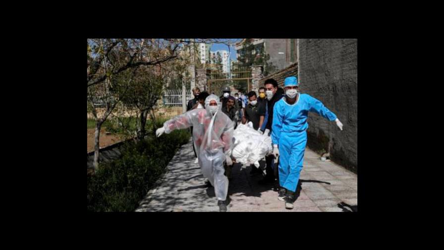 Médicos de Pakistán en huelga de hambre por falta de protección frente a coronavirus