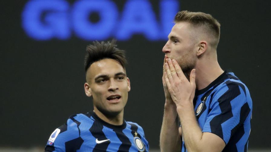 Inter doblega a Atalanta, firme en la cima de la Serie A