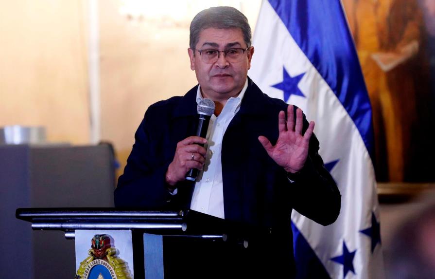 Presidente de Honduras vota y resalta tranquilidad en elecciones