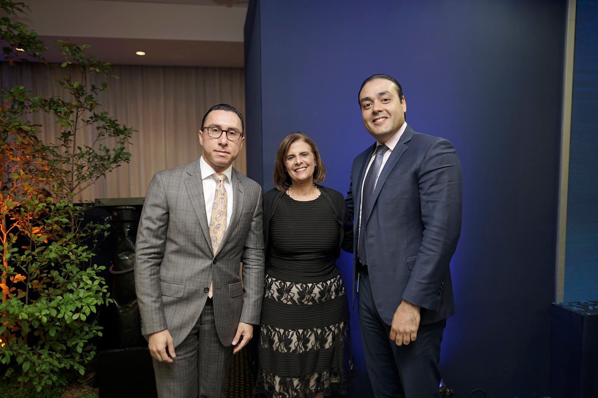 Jorge Arbaje, Marta Sánchez y Carlos Sarubbi.
