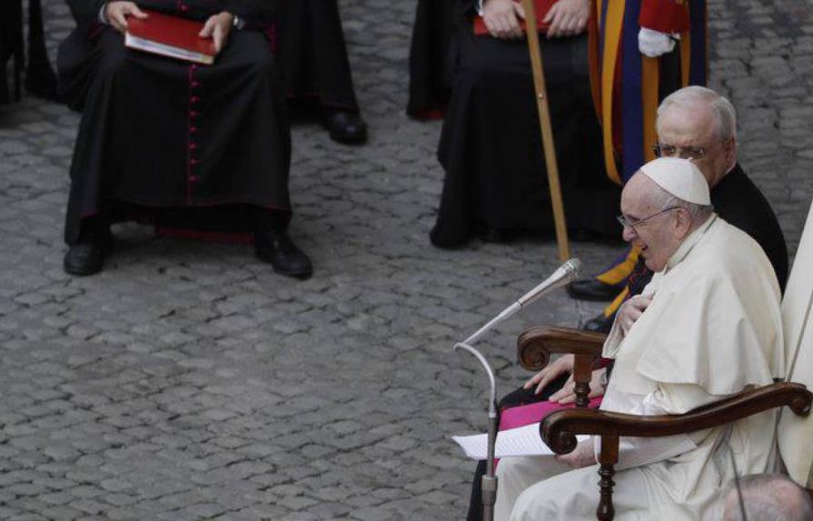 El papa promete mantener finanzas claras ante escándalo