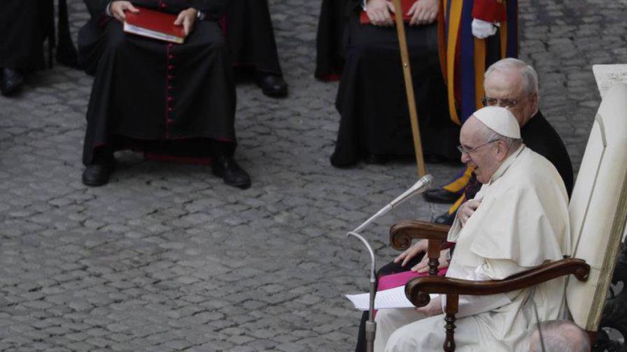 El papa promete mantener finanzas claras ante escándalo