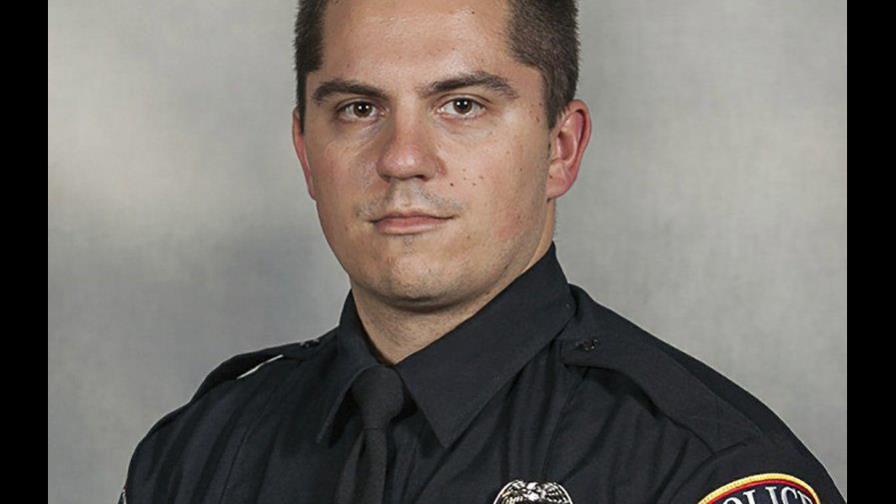 Policía de Texas ofrece detalles sobre incidente dejó dos oficiales heridos y uno muerto