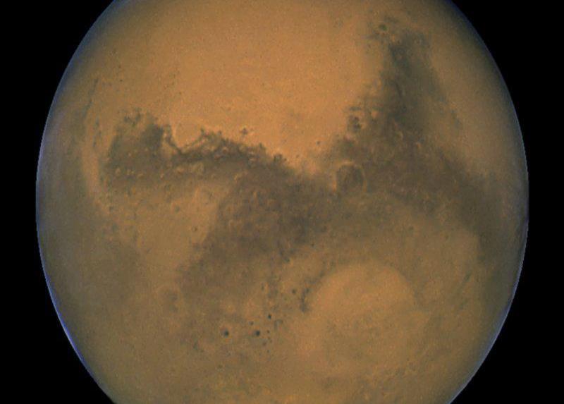 Polo sur de Marte podría tener lago salado y estanques