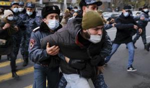 Manifestantes exigen renuncia del primer ministro de Armenia
