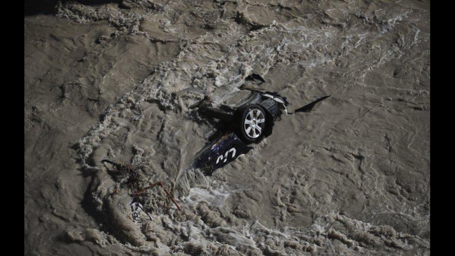 Inundaciones en Europa sacan cadáveres de cementerios