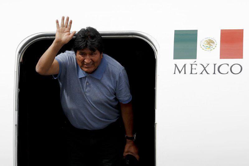 Morales en la mira judicial pero su partido sigue en carrera