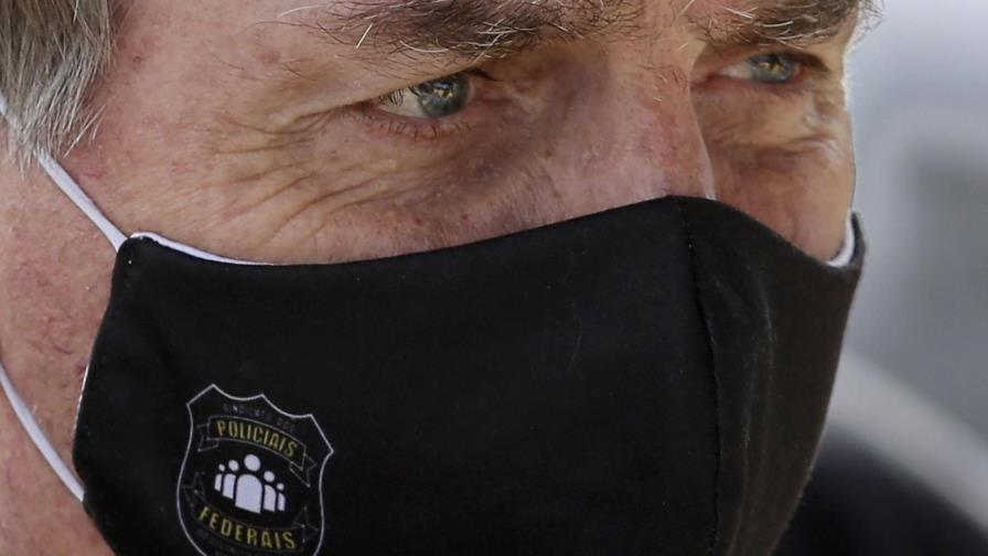 Juez le ordena a Bolsonaro ponerse la máscara antivirus Juez le ordena a Bolsonaro ponerse la máscara antivirus