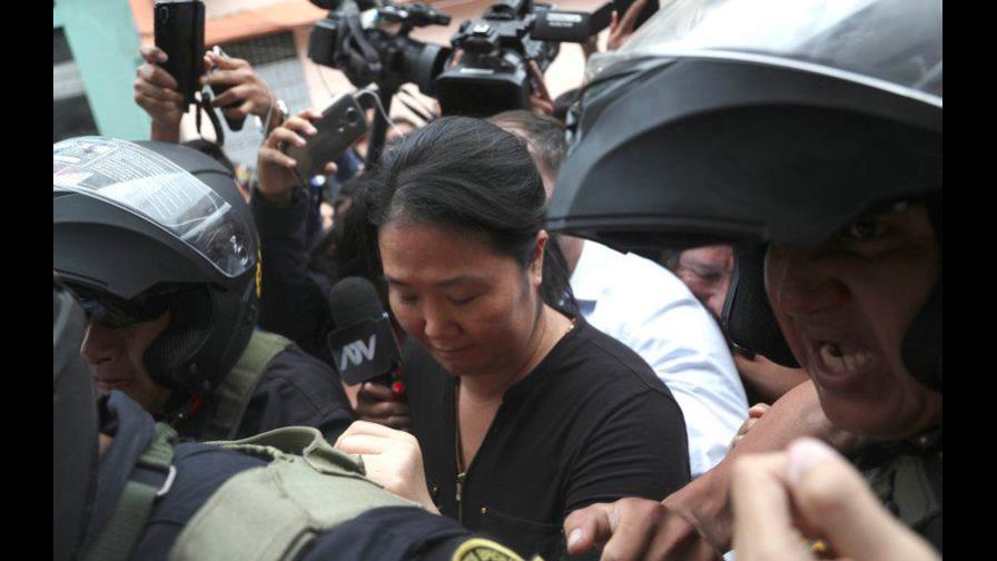 Juez ordena 15 meses de cárcel para Keiko Fujimori Juez ordena 15 meses de cárcel para Keiko Fujimori