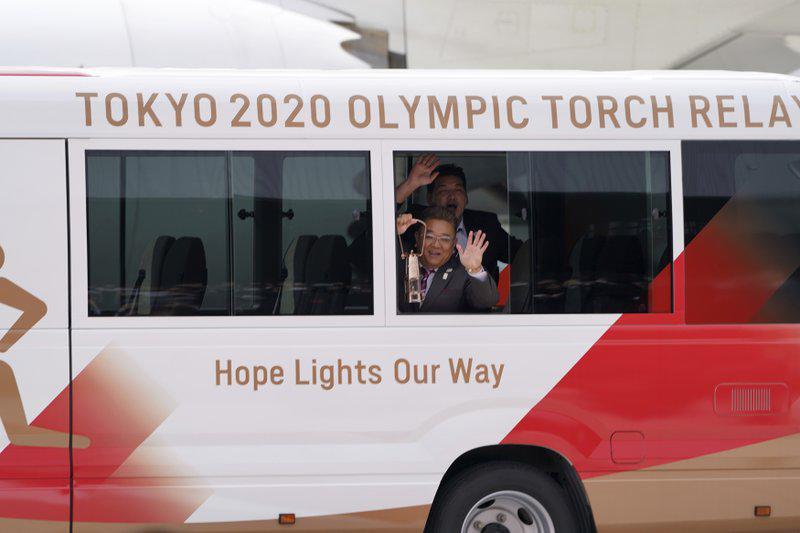 Llama olímpica se queda en Japón tras posposición