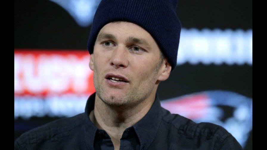 Tom Brady mira adelante con los Bucs Tom Brady mira adelante con los Bucs