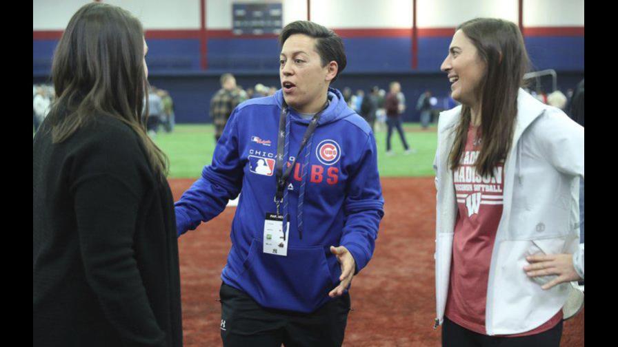 Las mujeres se abren paso en Grandes Ligas Las mujeres se abren paso en Grandes Ligas
