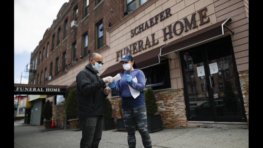 Funerarias de NY enfrentan sobrecarga por el coronavirus