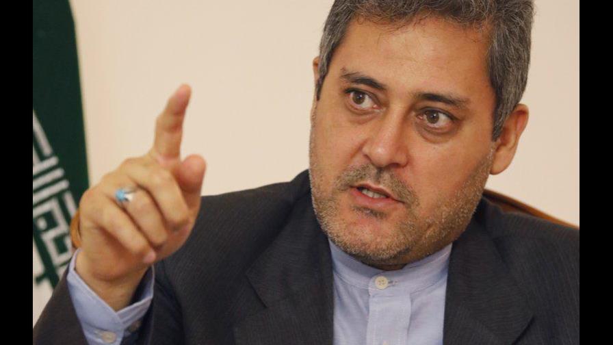 Irán defiende envío de combustible a Venezuela