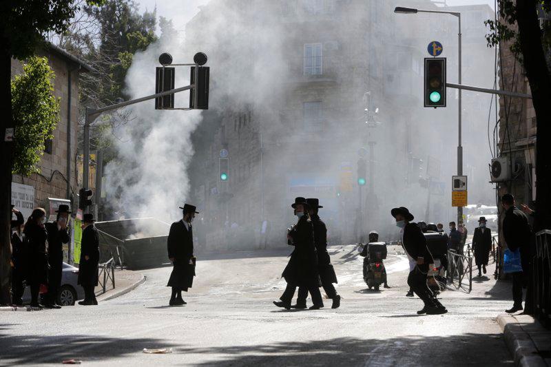 Religiosos protestan contra medidas sanitarias en Israel