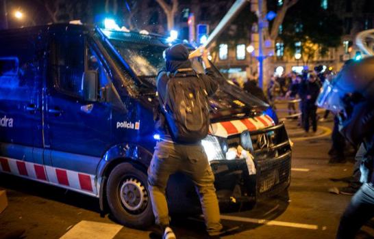 España: Sánchez ve inadmisible toda violencia luego de tres días de disturbios 