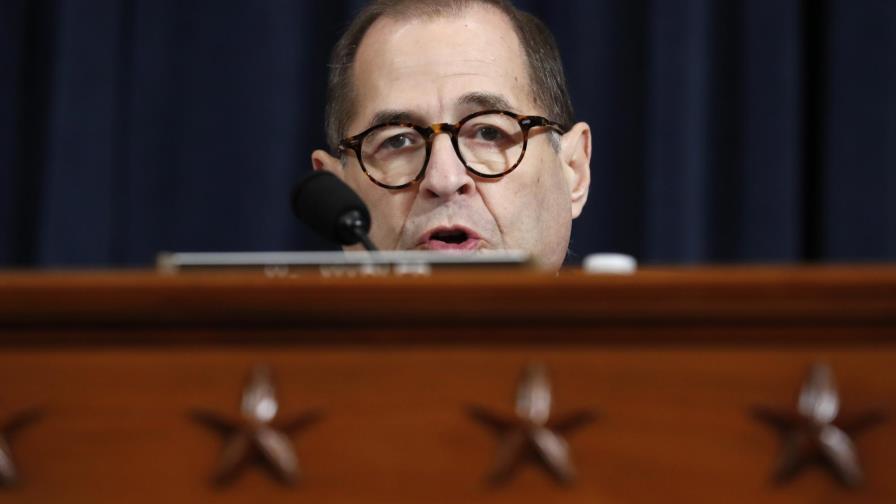 Juicio político: Clases de historia y disputas partidistas