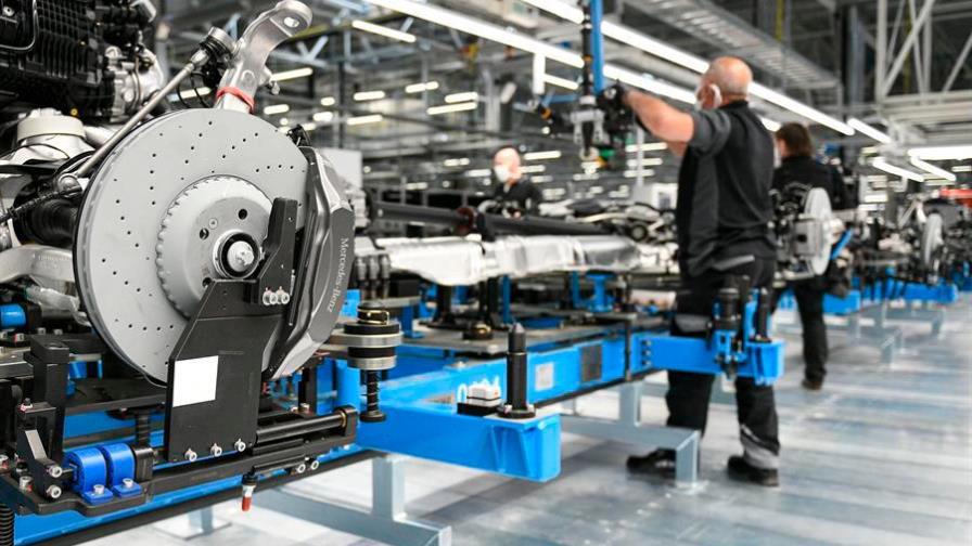 Despedir y volver a contratar, una polémica práctica en Reino Unido