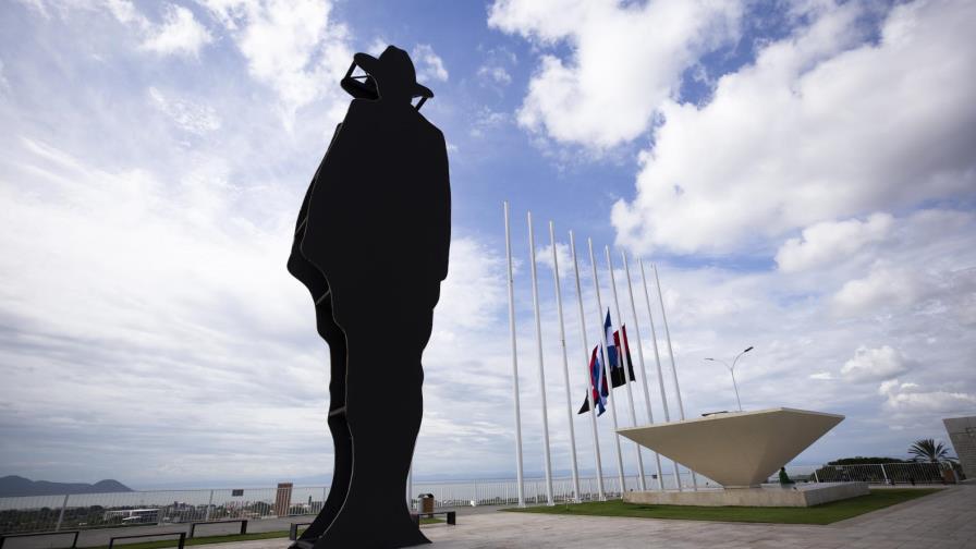 Nicaragua: Ordenan captura de ex ministro de Educación