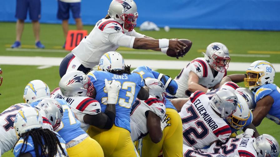 Newton ataca por tierra y Patriots apalean 45-0 a Chargers Newton ataca por tierra y Patriots apalean 45-0 a Chargers