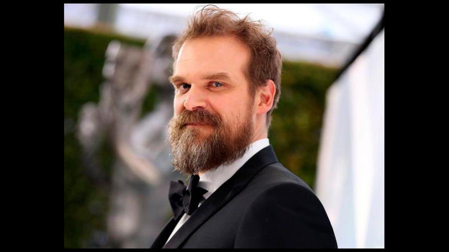 ¿Dos Jim Hopper? ¡Nuevas imágenes de Stranger Things 4! ¿Dos Jim Hopper? ¡Nuevas imágenes de Stranger Things 4!