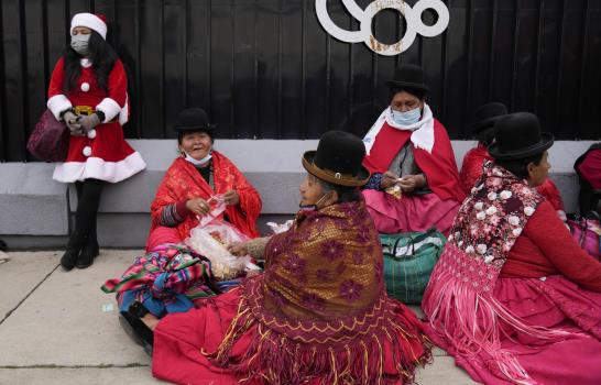 Bolivianos disfrazados contagian espíritu navideño Bolivianos disfrazados contagian espíritu navideño