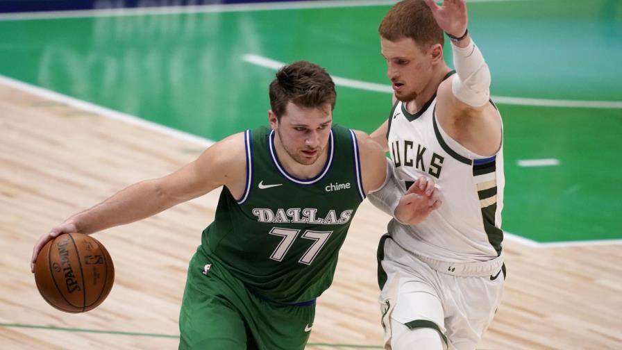 Doncic y Porzingis guían a Mavs en remontada ante Bucks