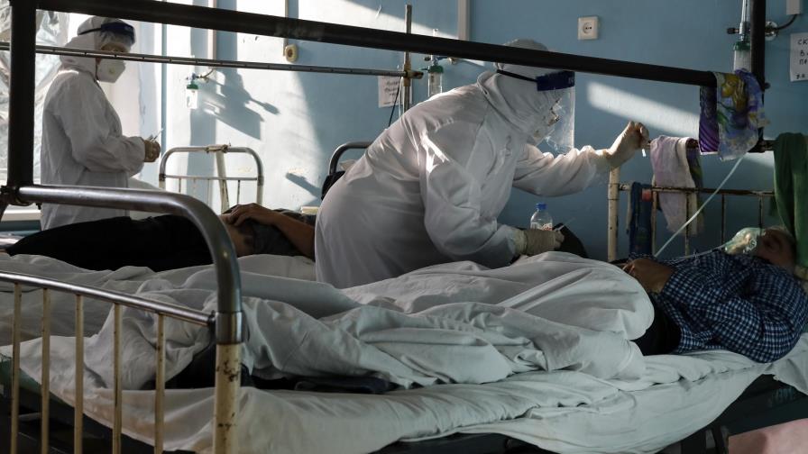 Las muertes del virus en Rusia se mantienen cerca del récord