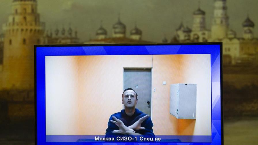 Estudian prisión domiciliaria para aliados de ruso Navalny