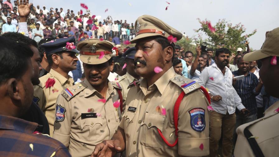 La policía india mata a 4 sospechosos de violación grupal