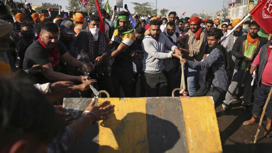 India invita a agricultores a dialogar; siguen las protestas India invita a agricultores a dialogar; siguen las protestas