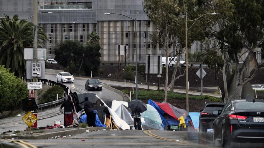Juez ordena a Los Ángeles a trasladar a miles de sin techo