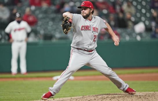 Miley logra el 4to juego sin hit en la campaña; Rojos ganan