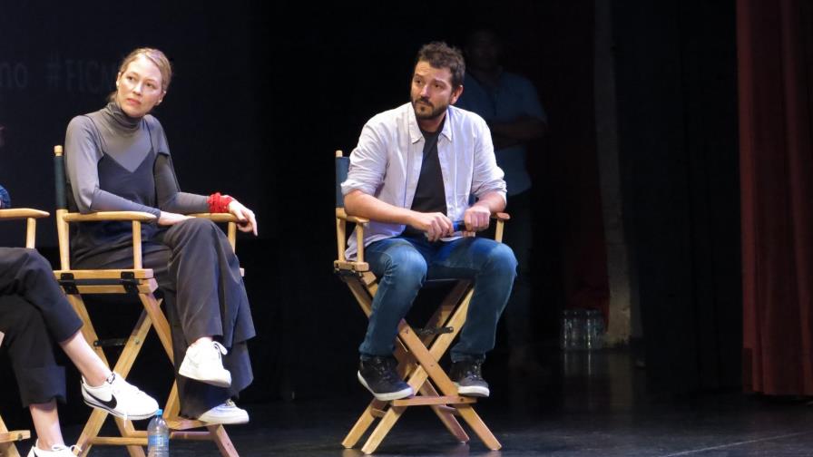 Actor mexicano Diego Luna hace un llamado contra feminicidio