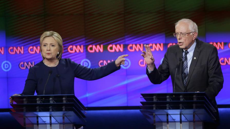 Hillary Clinton dice que a nadie le gusta Bernie Sanders