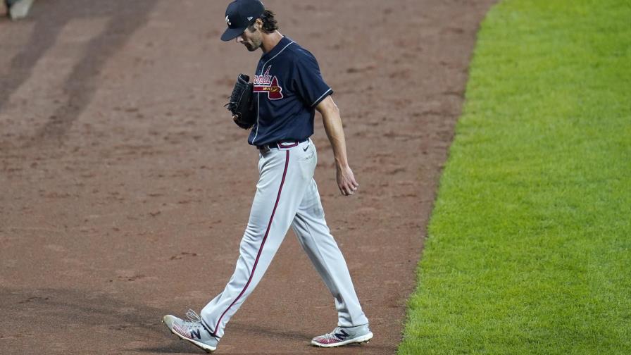 Hamels debuta con Bravos, que caen ante Orioles