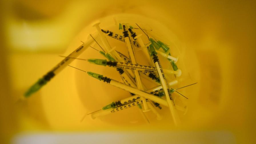 Preocupa a OMS que países ricos acaparen vacunas COVID-19