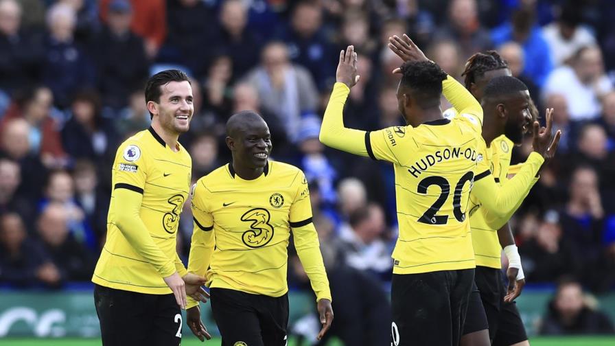 Puntero Chelsea golea a Leicester 3-0