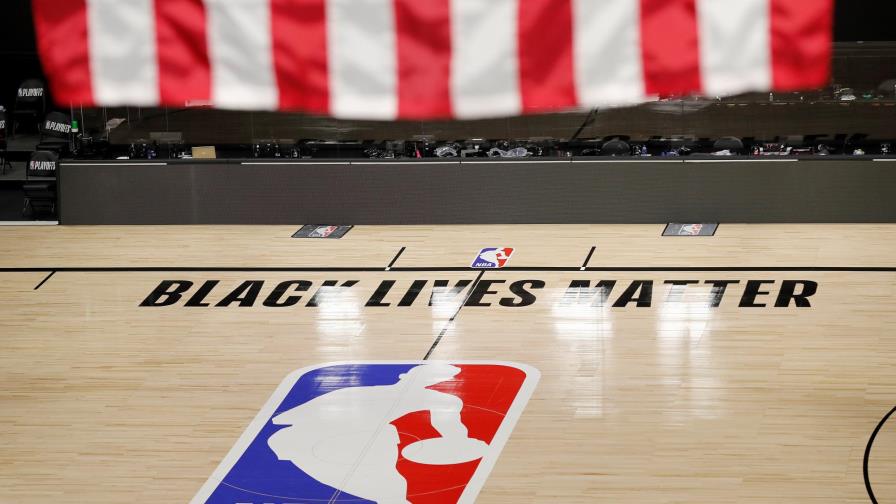 La NBA reanudará este sábado sus partidos de playoffs