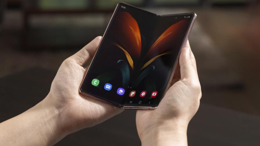 Samsung promociona nuevo celular plegable de 2.000 dólares