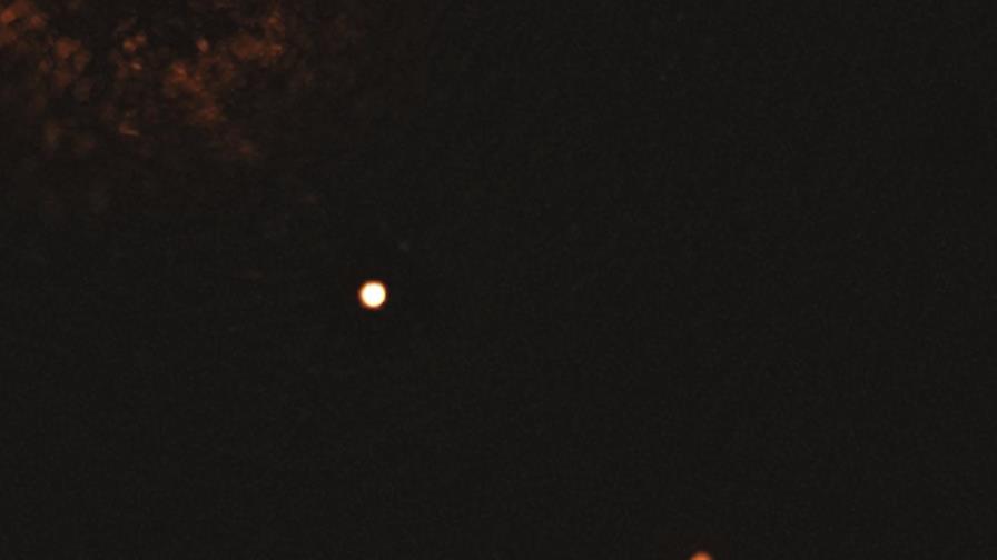 Telescopio capta imagen de sol y dos planetas