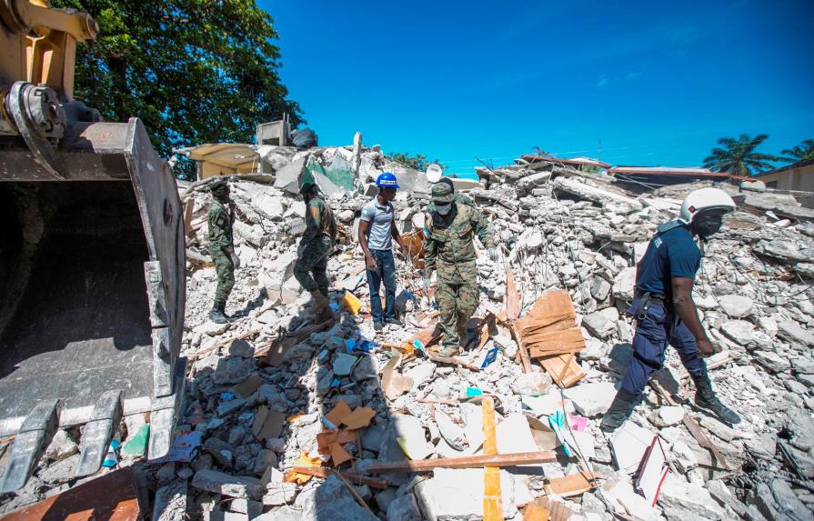 Los daños del sismo en las vías de Haití dificultan la ayuda a zonas remotas