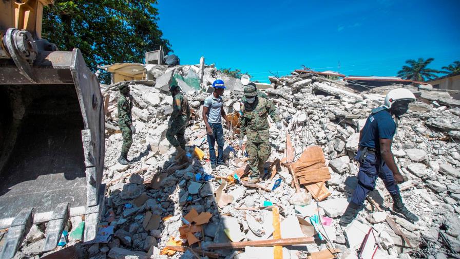 Los daños del sismo en las vías de Haití dificultan la ayuda a zonas remotas