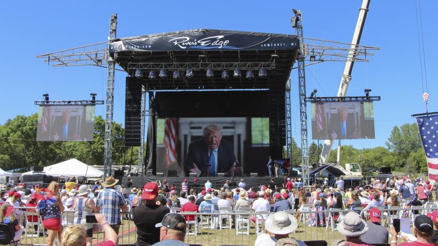 Muchos en EEUU viven una realidad alternativa, junto a Trump