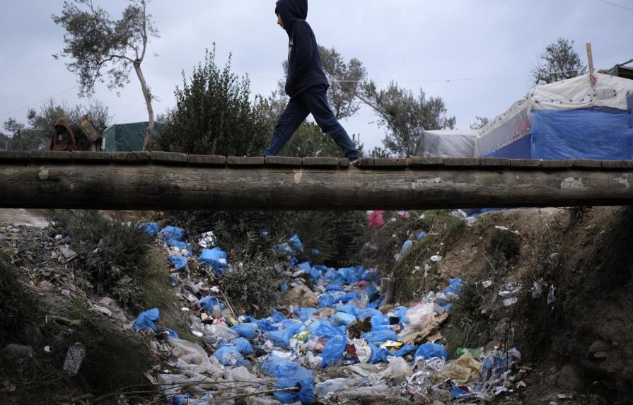 Islas griegas protestan por el hacinamiento de migrantes
